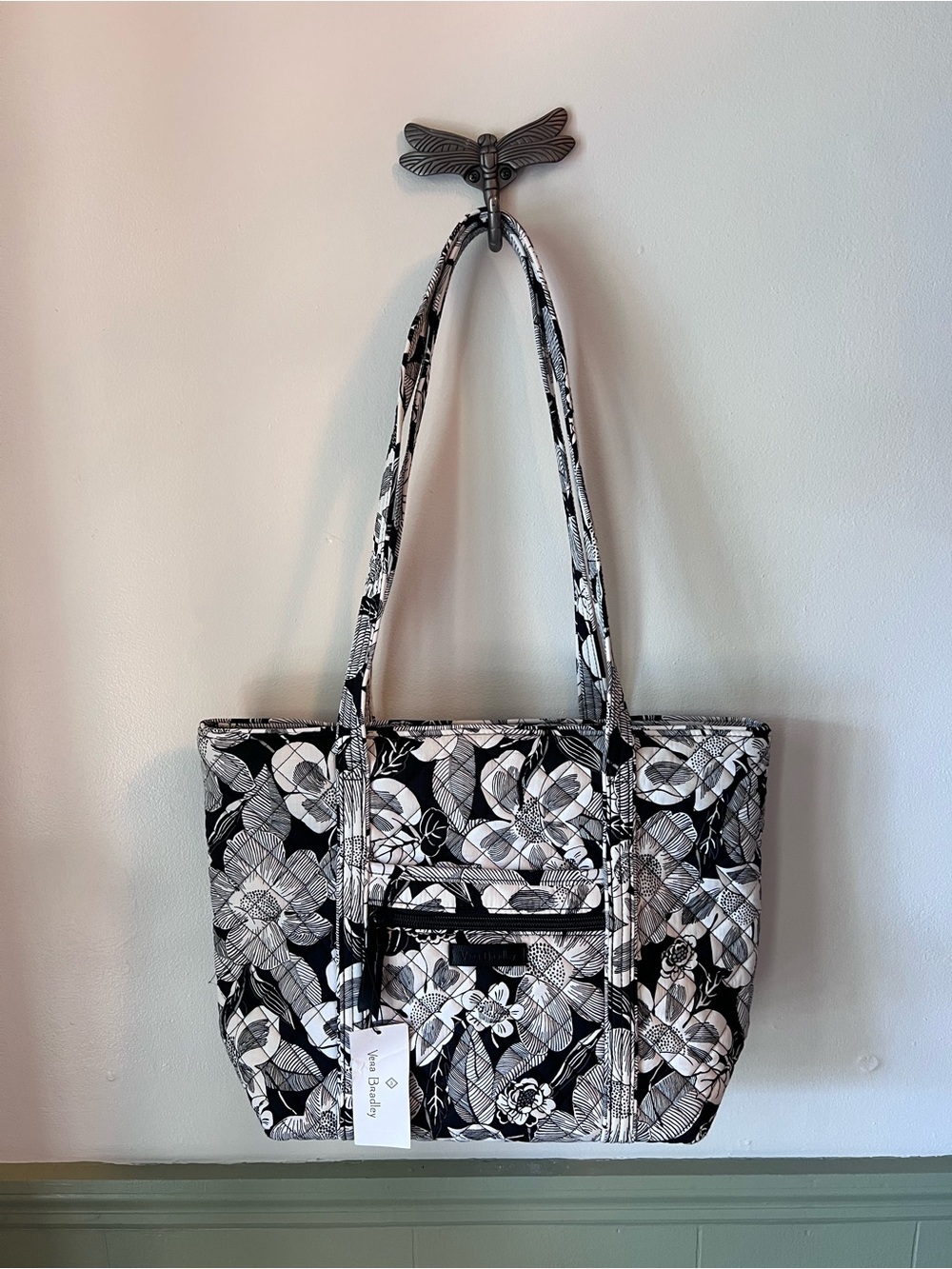 Vera Bradley small Vera tote in Bedford blooms NWT